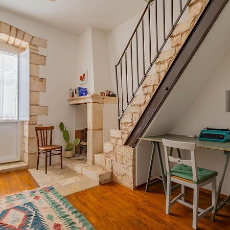 Antiche Mura Apartments "Nel Cuore Della Puglia"Bivani, Cucina, Terrazzo トゥーリ エクステリア 写真