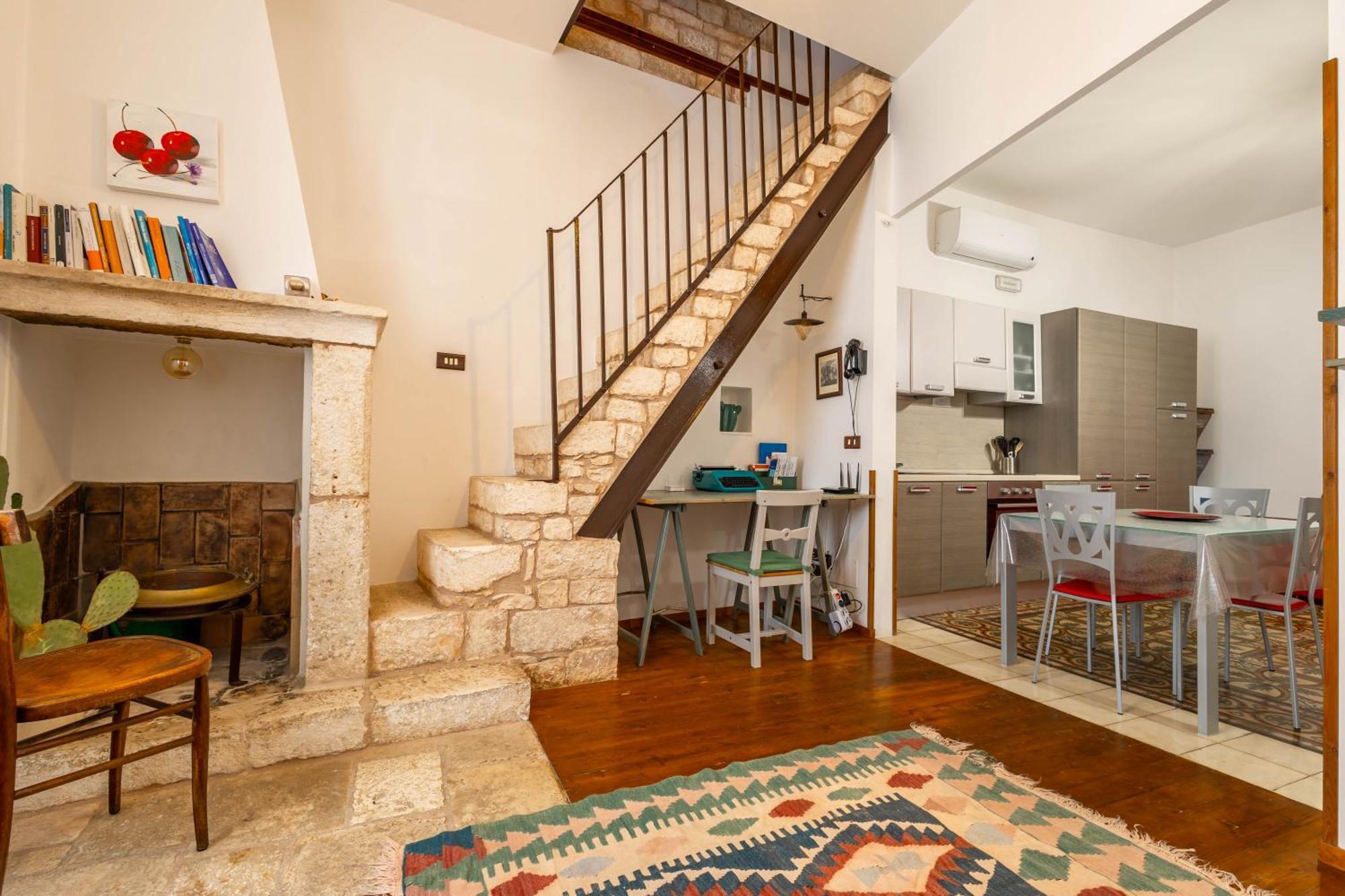 Antiche Mura Apartments "Nel Cuore Della Puglia"Bivani, Cucina, Terrazzo トゥーリ エクステリア 写真