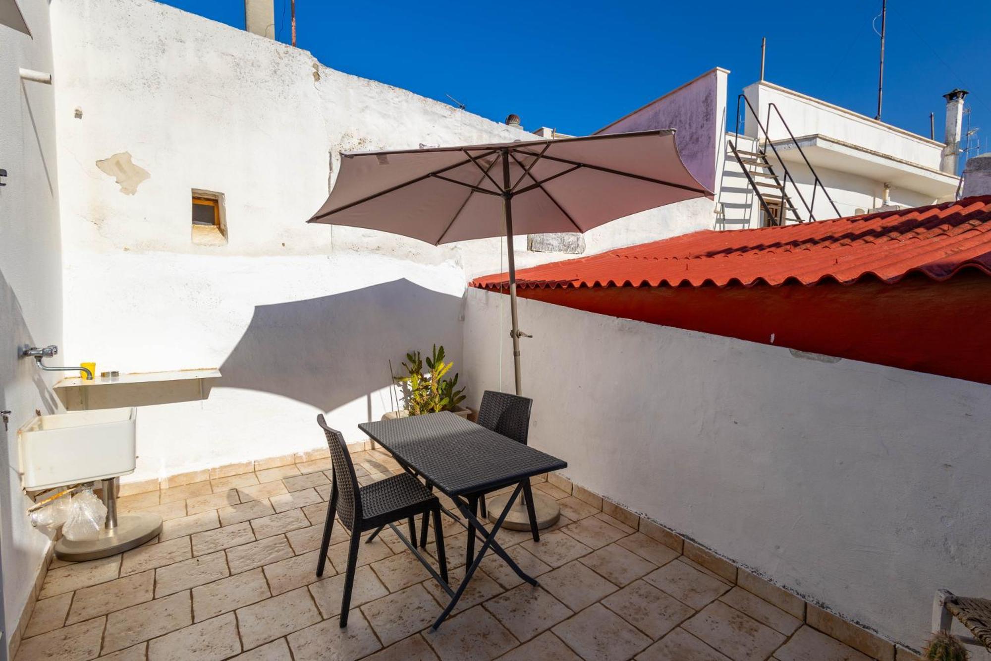 Antiche Mura Apartments "Nel Cuore Della Puglia"Bivani, Cucina, Terrazzo トゥーリ エクステリア 写真