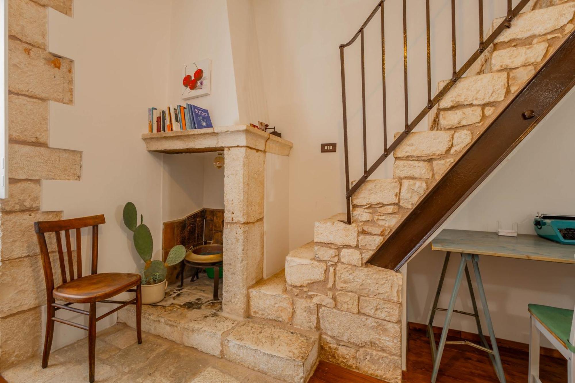 Antiche Mura Apartments "Nel Cuore Della Puglia"Bivani, Cucina, Terrazzo トゥーリ エクステリア 写真