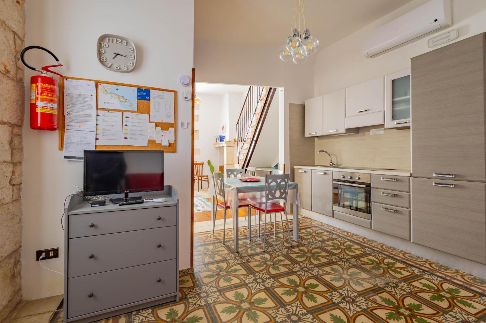 Antiche Mura Apartments "Nel Cuore Della Puglia"Bivani, Cucina, Terrazzo トゥーリ エクステリア 写真