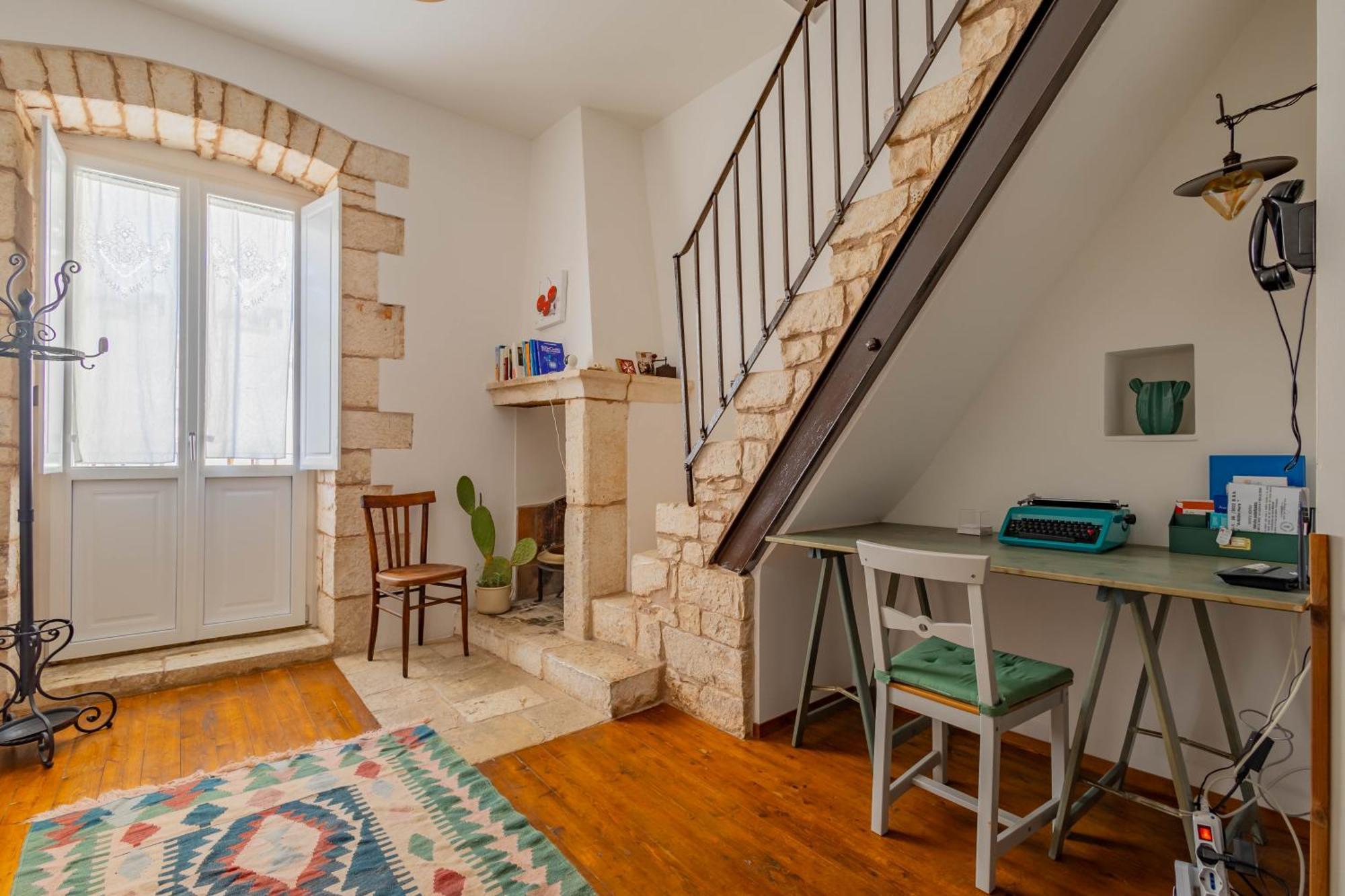 Antiche Mura Apartments "Nel Cuore Della Puglia"Bivani, Cucina, Terrazzo トゥーリ エクステリア 写真