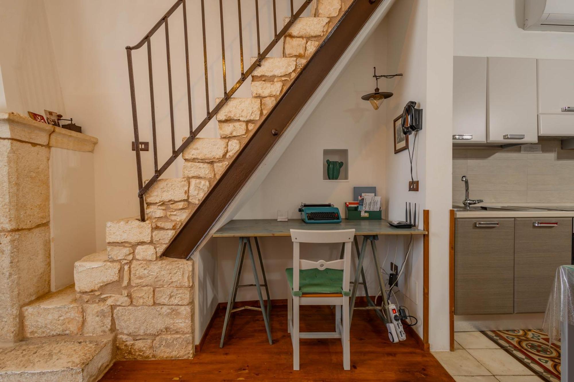 Antiche Mura Apartments "Nel Cuore Della Puglia"Bivani, Cucina, Terrazzo トゥーリ エクステリア 写真