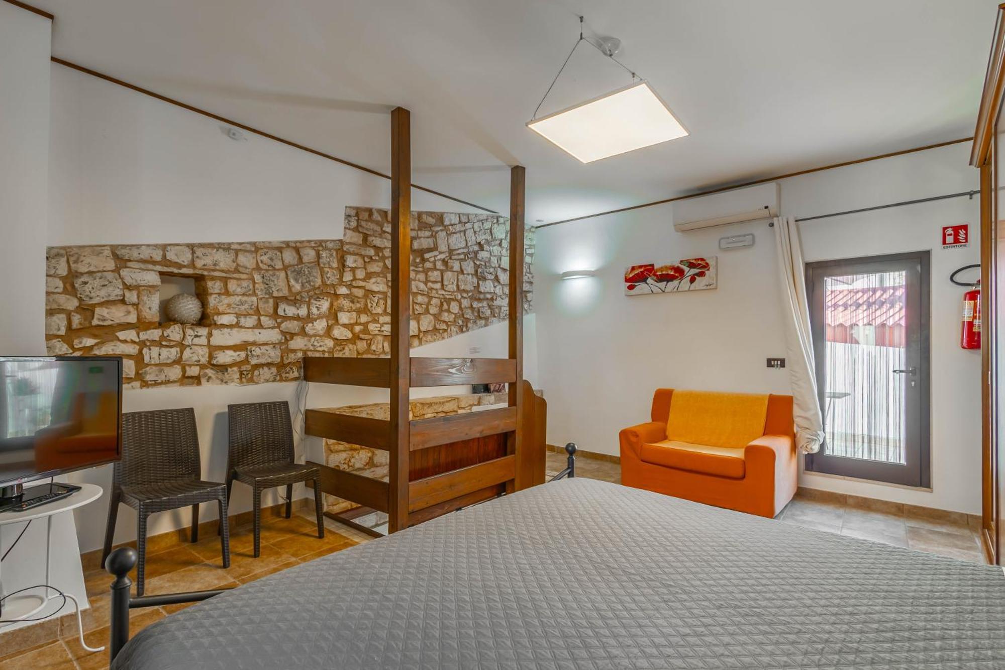 Antiche Mura Apartments "Nel Cuore Della Puglia"Bivani, Cucina, Terrazzo トゥーリ エクステリア 写真